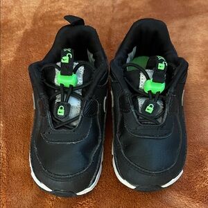 nike Kids Black and Neon Green Sneakers size 8C